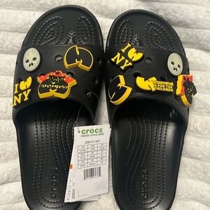 Womens 9 Mens 7 New Croc slides open toes